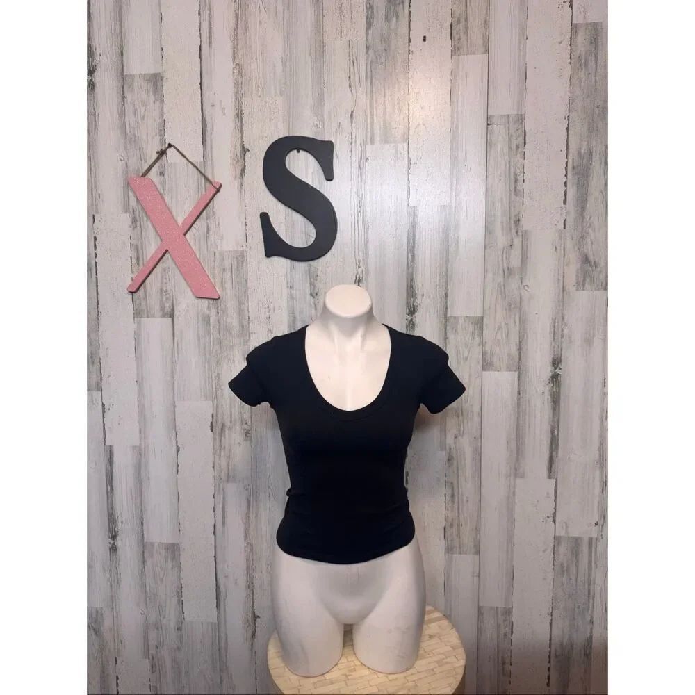 NoβBoundaries Black Ribbed Scoop Neck Tee Womens Size XS 1 Short Sleeve Top